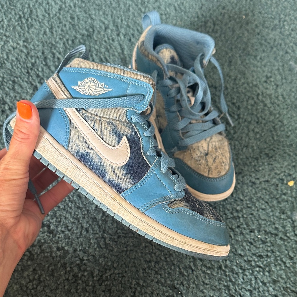 Jordan Kids' Blue and White Sneakers